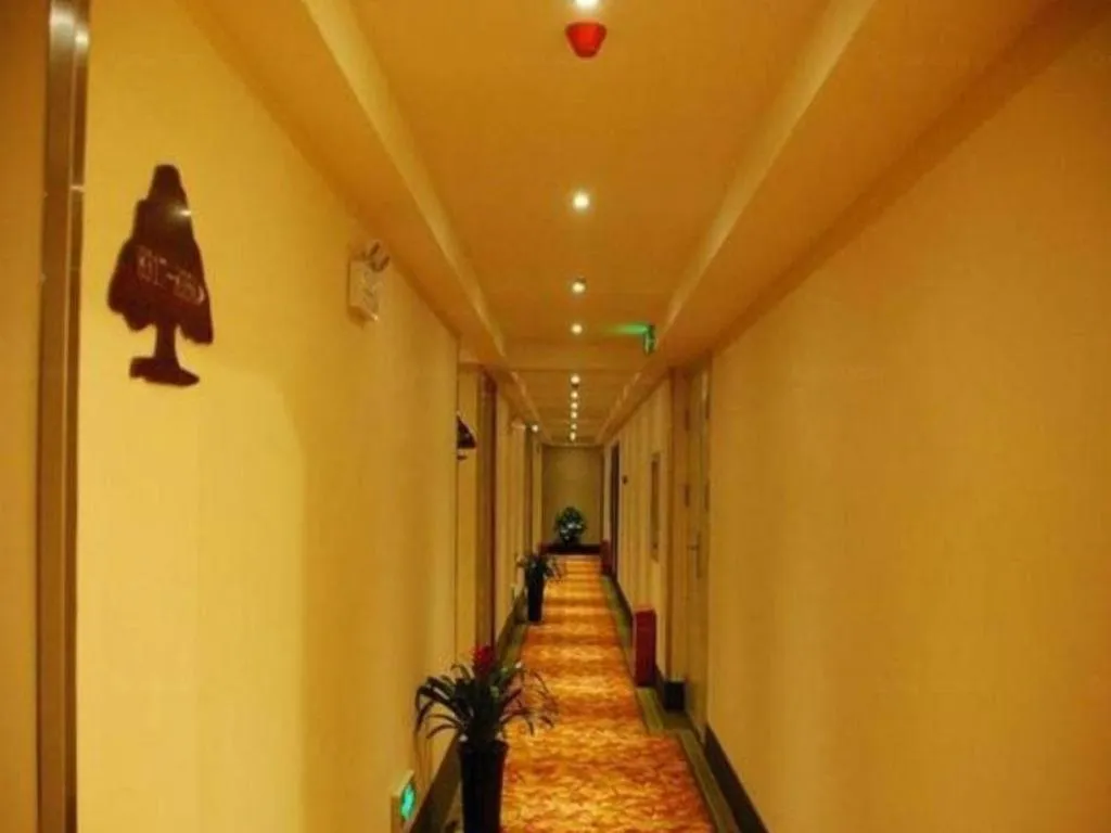 GreenTree Inn Chuzhou Dingyuan County People's Square General Hospital Business Hotel