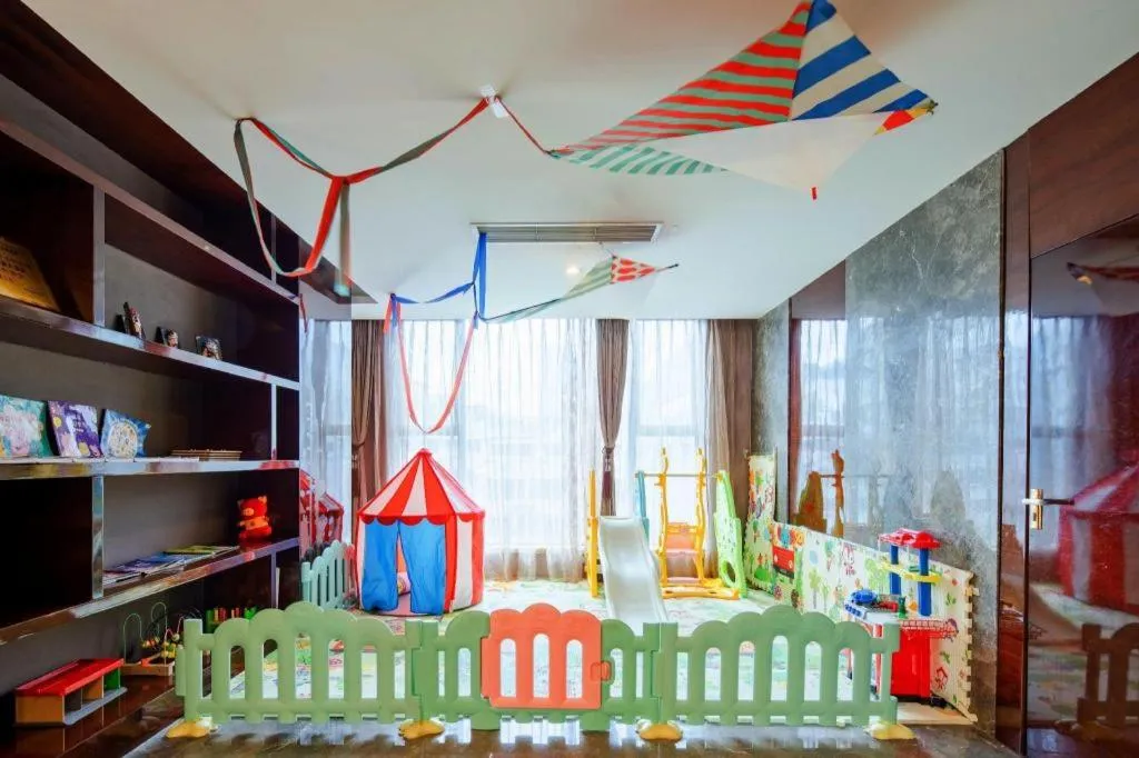 Chengdu Rising Butterfly Hotel