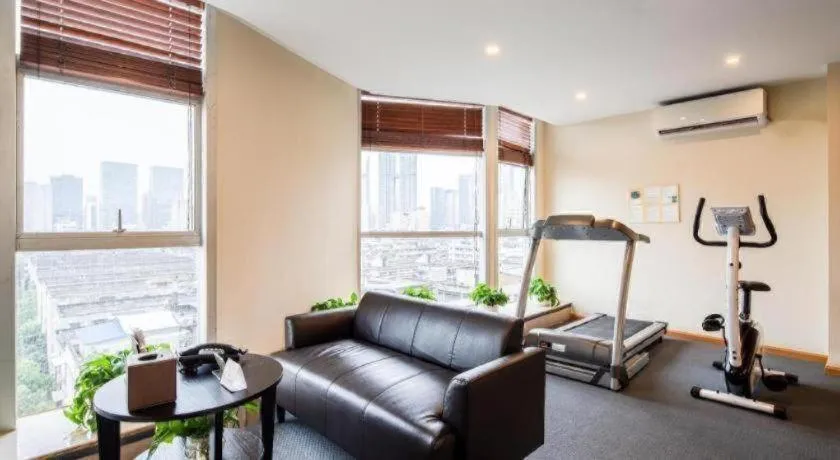 Chengdu Rising Butterfly Hotel