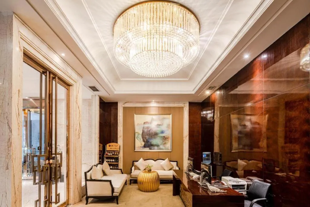 Chengdu Rising Butterfly Hotel