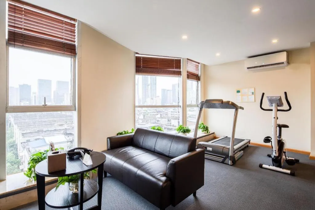 Chengdu Rising Butterfly Hotel