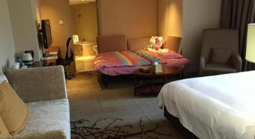 Bed in Meiyuan Hotel Hangzhou