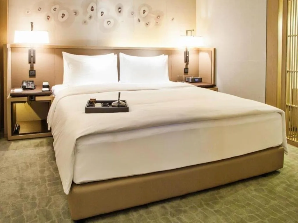 Bed in The East Hotel Hangzhou