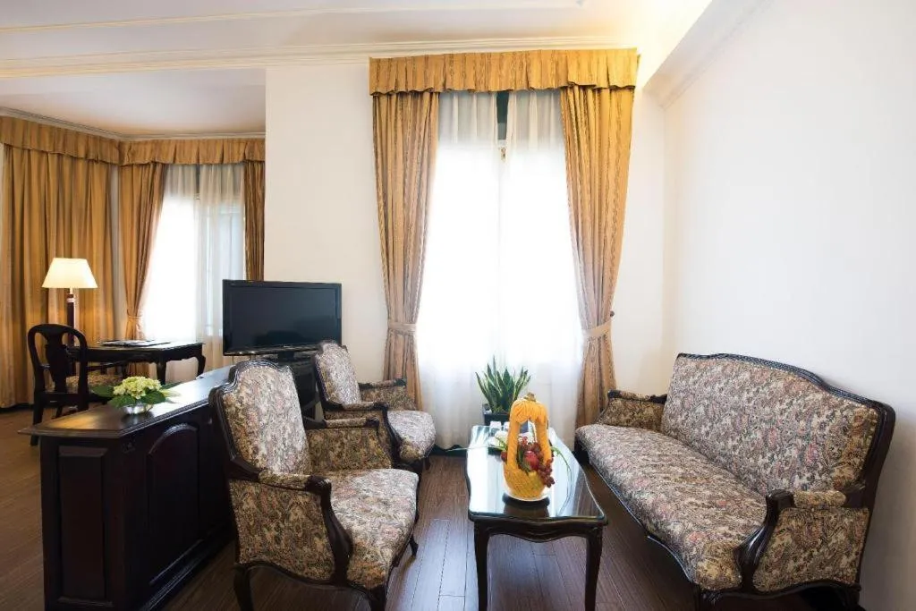 Hoa Binh Hotel