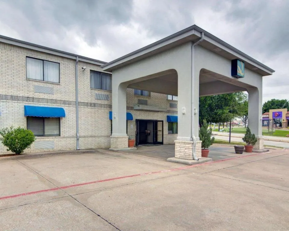 Quality Inn & Suites Grand Prairie South