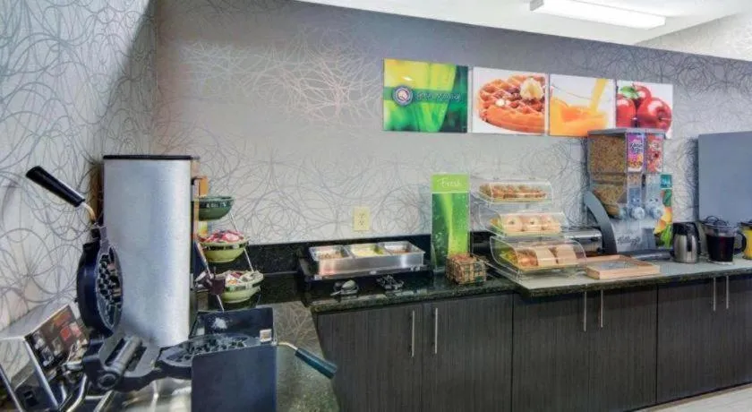 Quality Inn & Suites Grand Prairie South