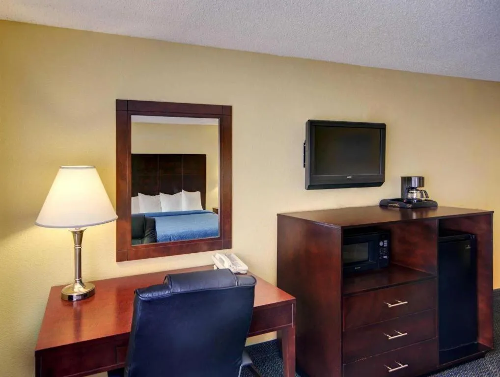 Quality Inn & Suites Grand Prairie South