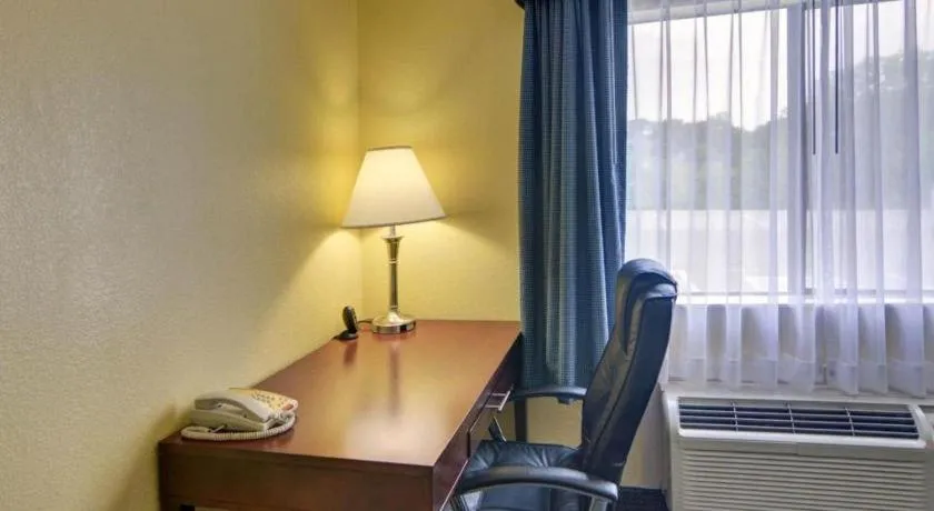 Quality Inn & Suites Grand Prairie South