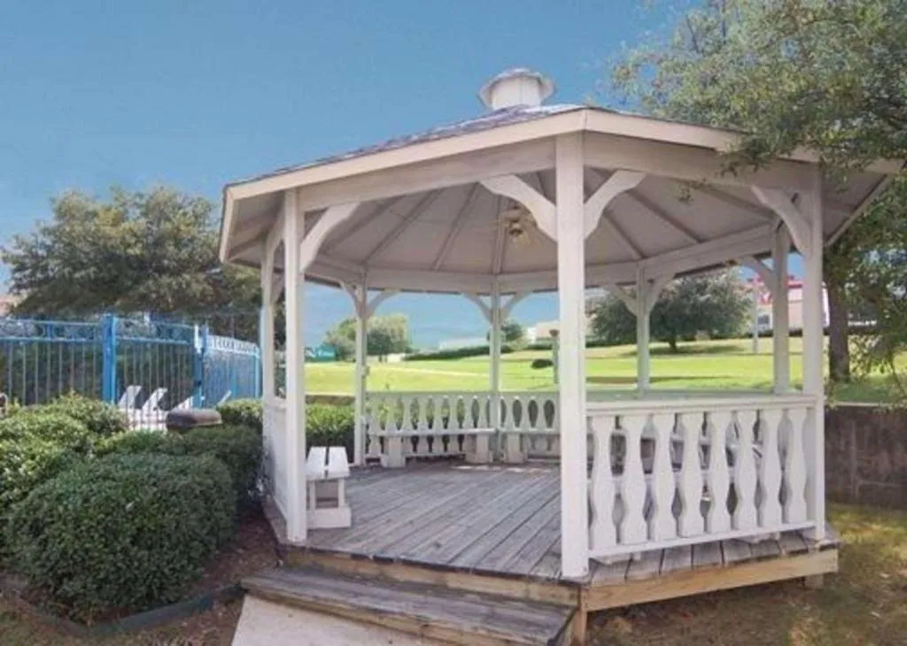 Quality Inn & Suites Grand Prairie South