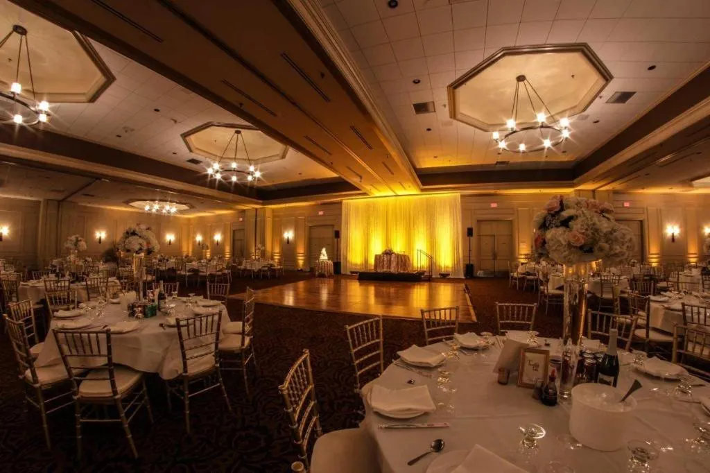 Adam's Mark Hotel & Conference Center