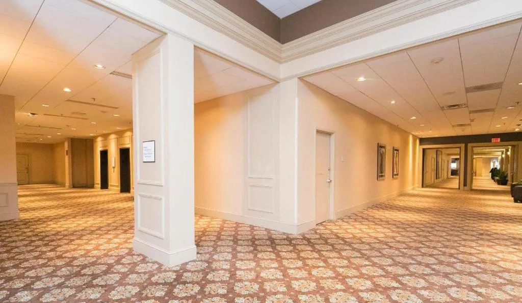 Adam's Mark Hotel & Conference Center