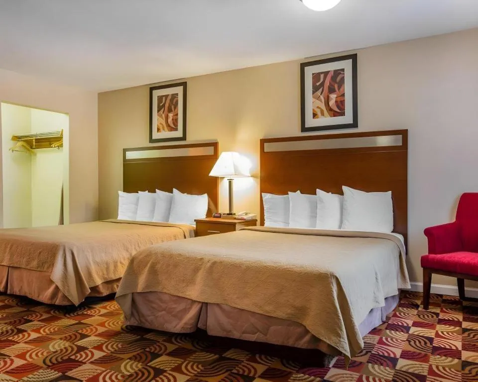 Bed in Quality Inn Redding near I-5