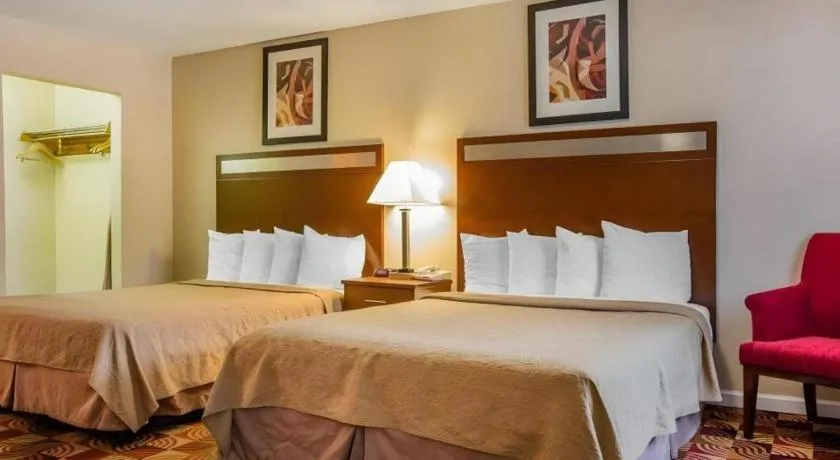 Bed in Quality Inn Redding near I-5