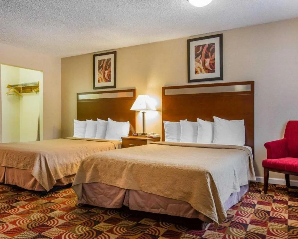 Bed in Quality Inn Redding near I-5