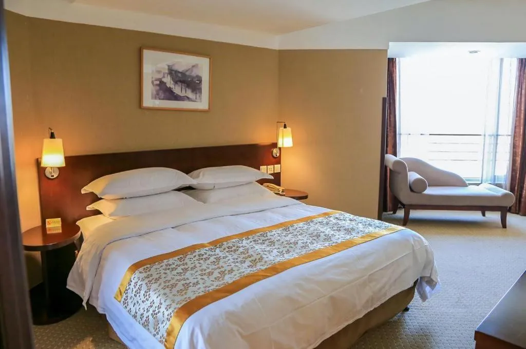 Bed in Dong Fang Hotel