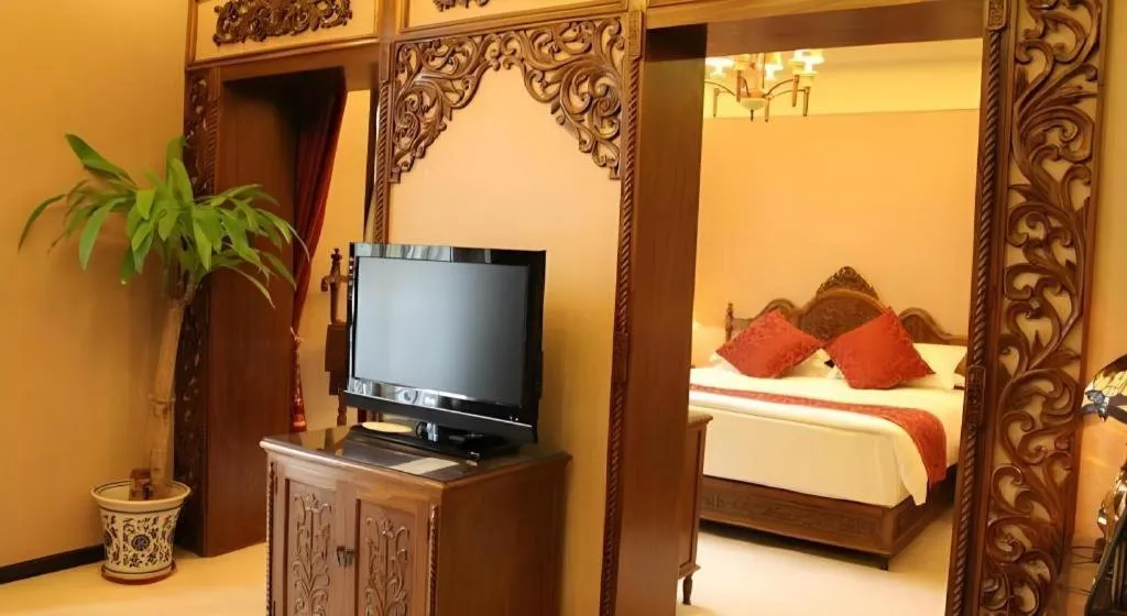 Bed in Dong Fang Hotel