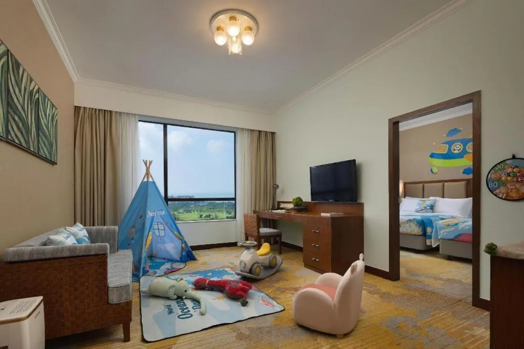 Bed in BaoHua Harbour View Hotel