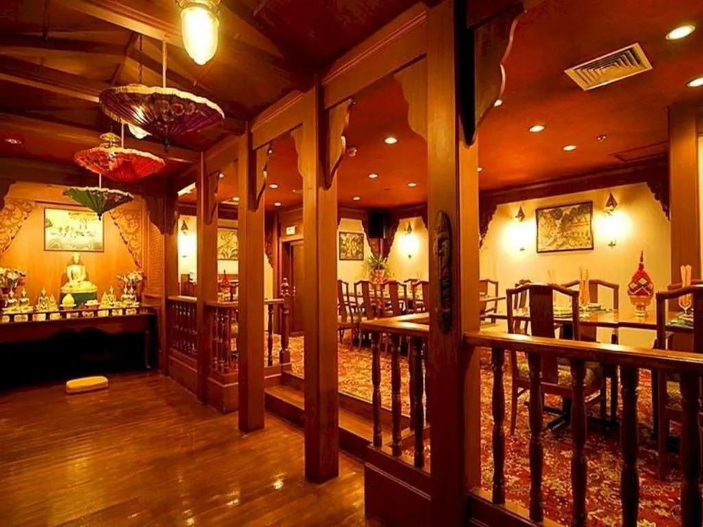 BaoHua Harbour View Hotel