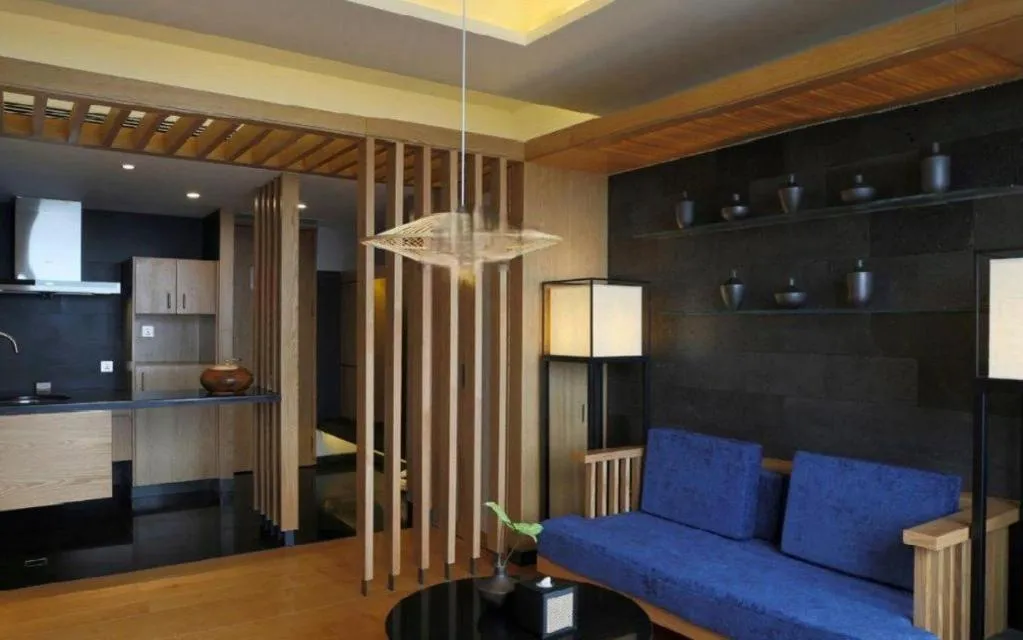 BaoHua Harbour View Hotel