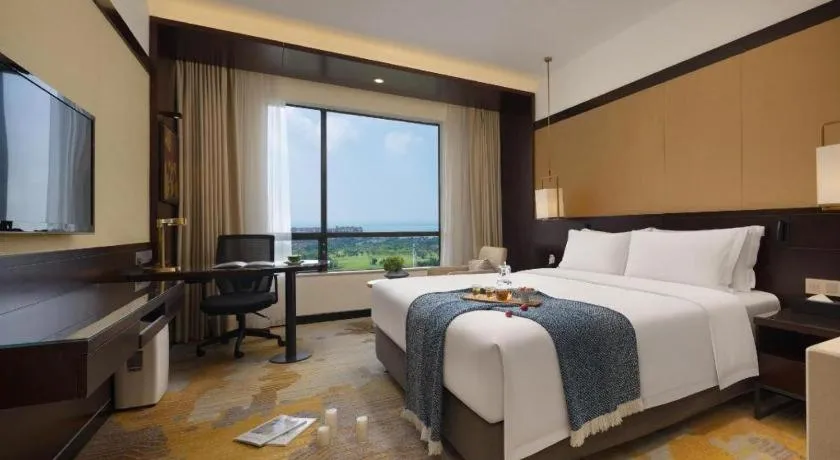 Bed in BaoHua Harbour View Hotel