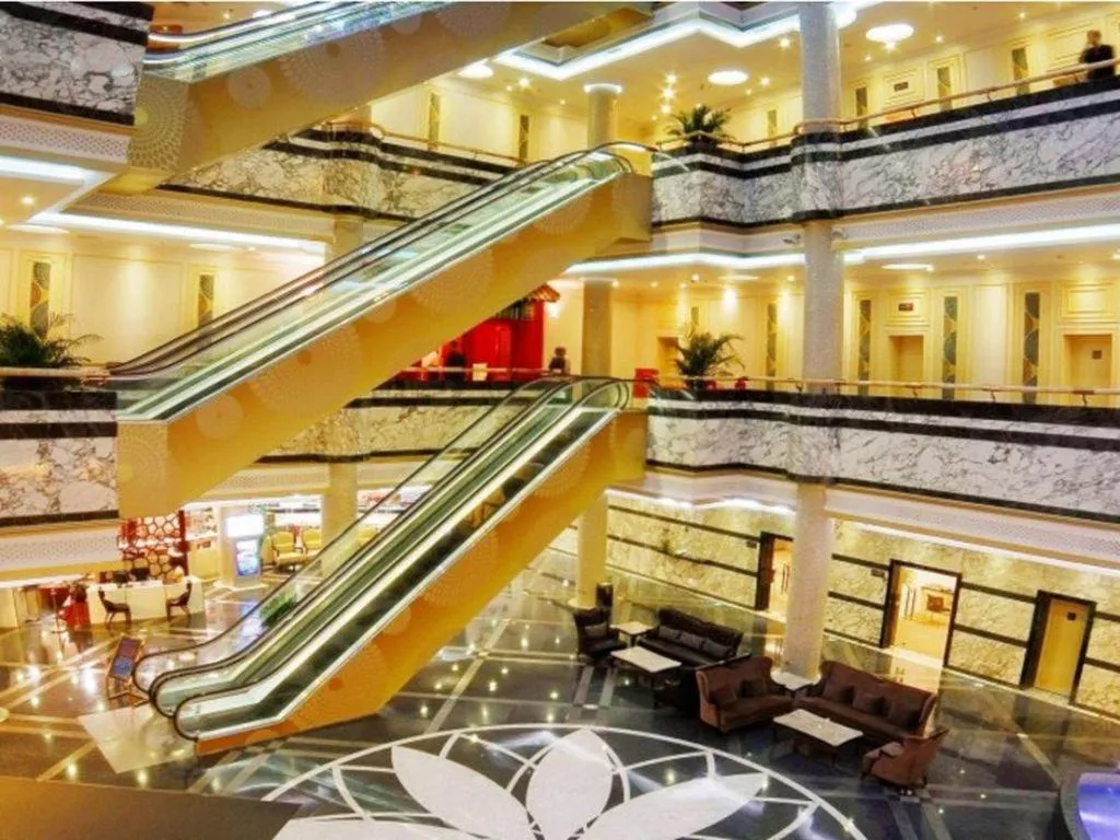 BaoHua Harbour View Hotel