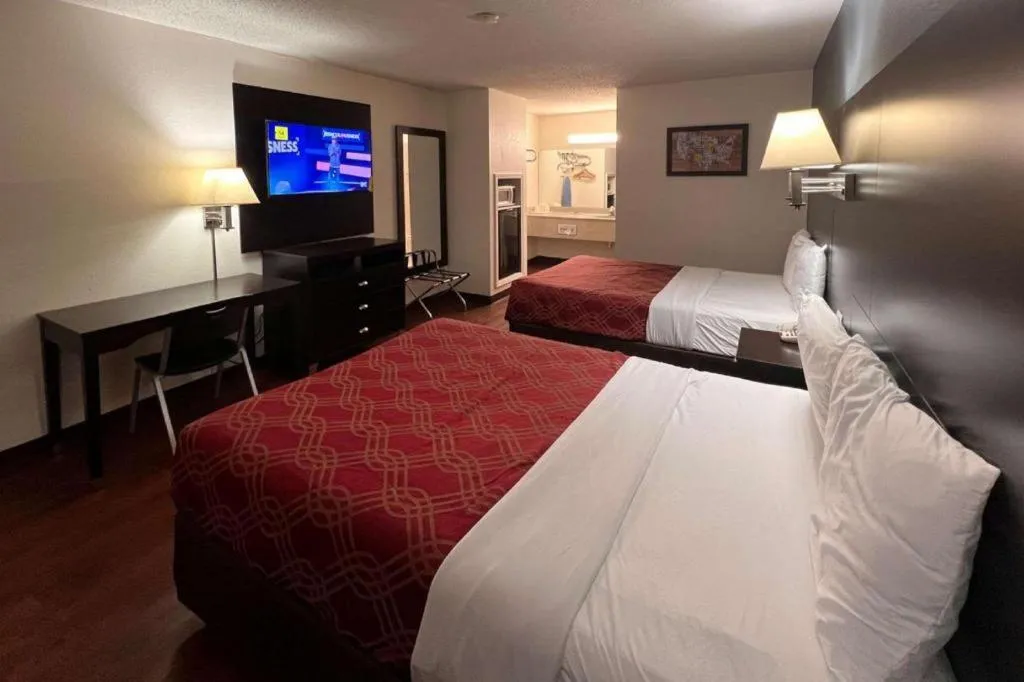 Bed in Econo Lodge Inn & Suites Tuscaloosa I-20