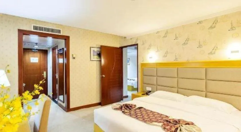 Bed in Xiamen Plaza Hotel