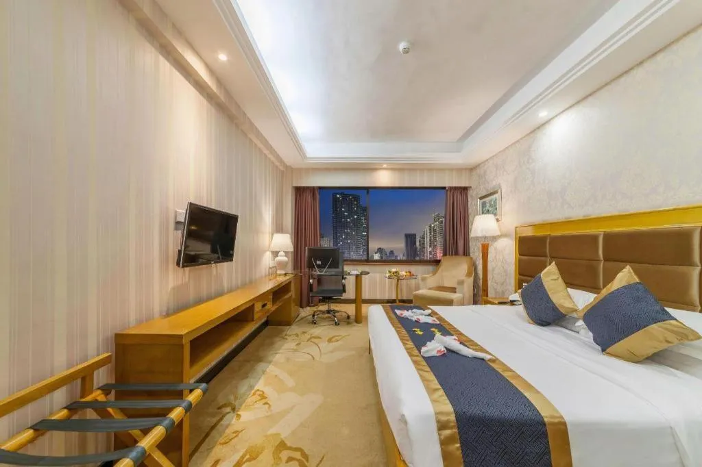 Bed in Xiamen Plaza Hotel