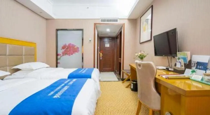 Bed in Xiamen Plaza Hotel