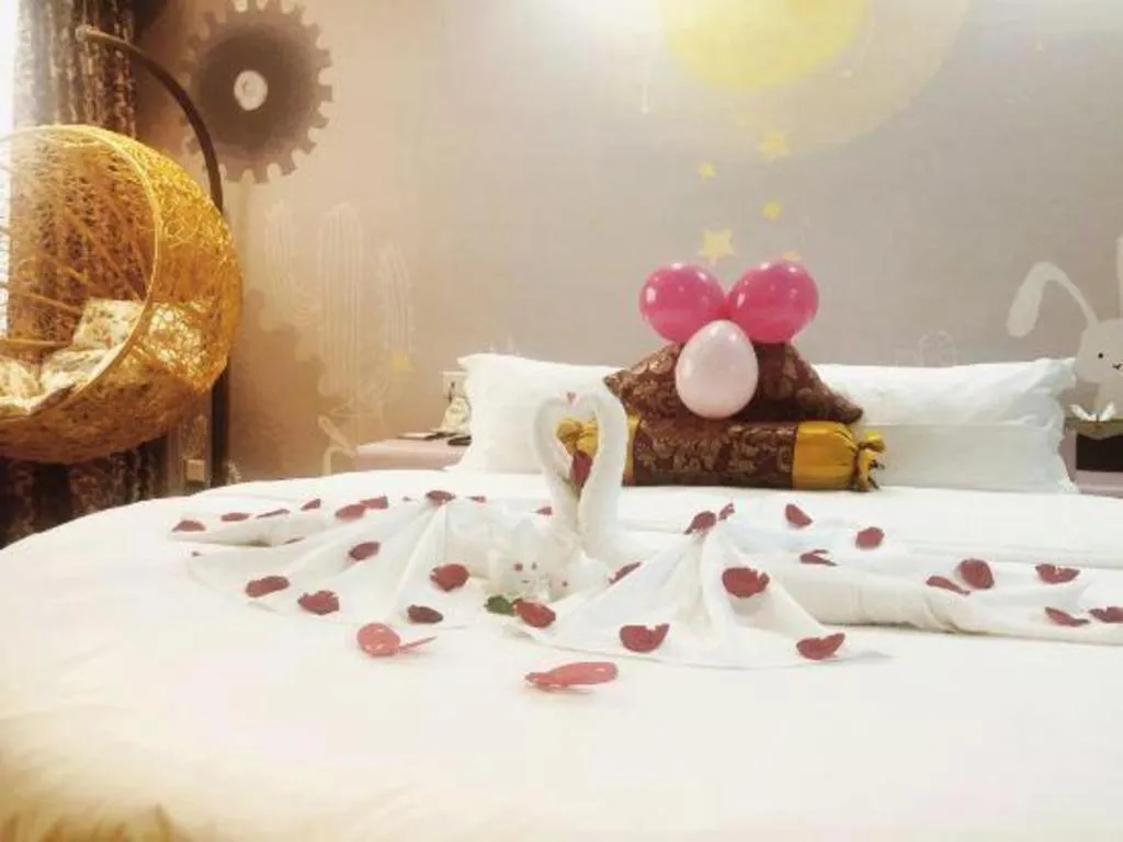 Bed in Xiamen Plaza Hotel