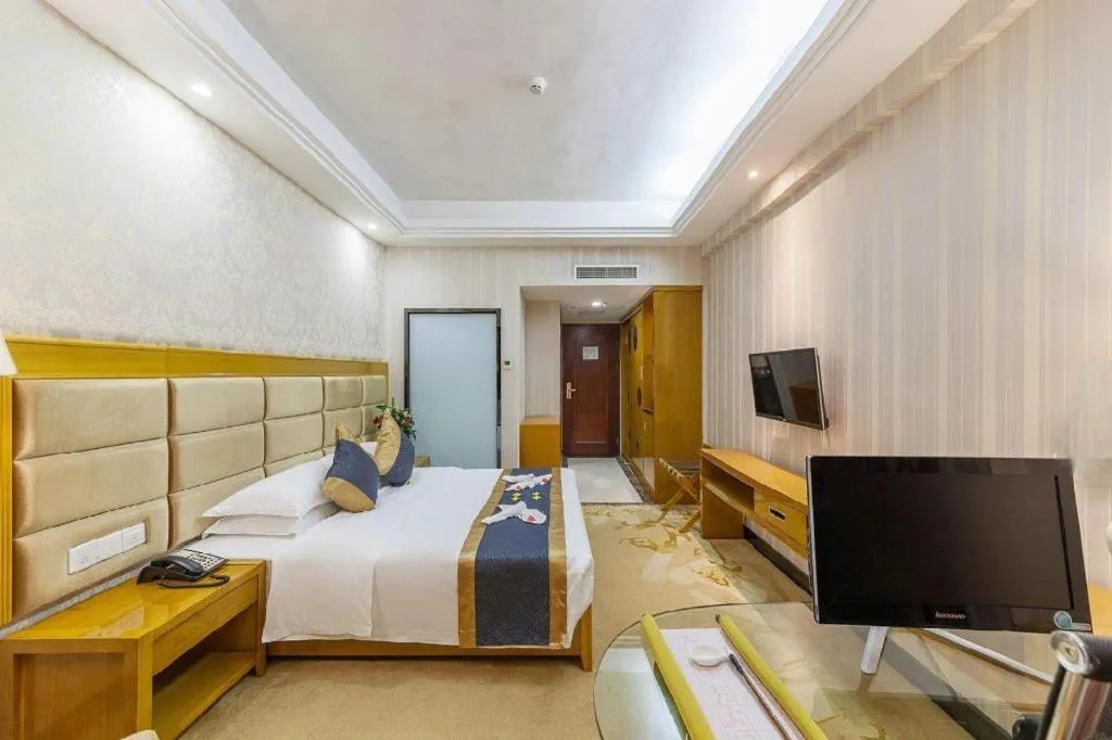 Bed in Xiamen Plaza Hotel