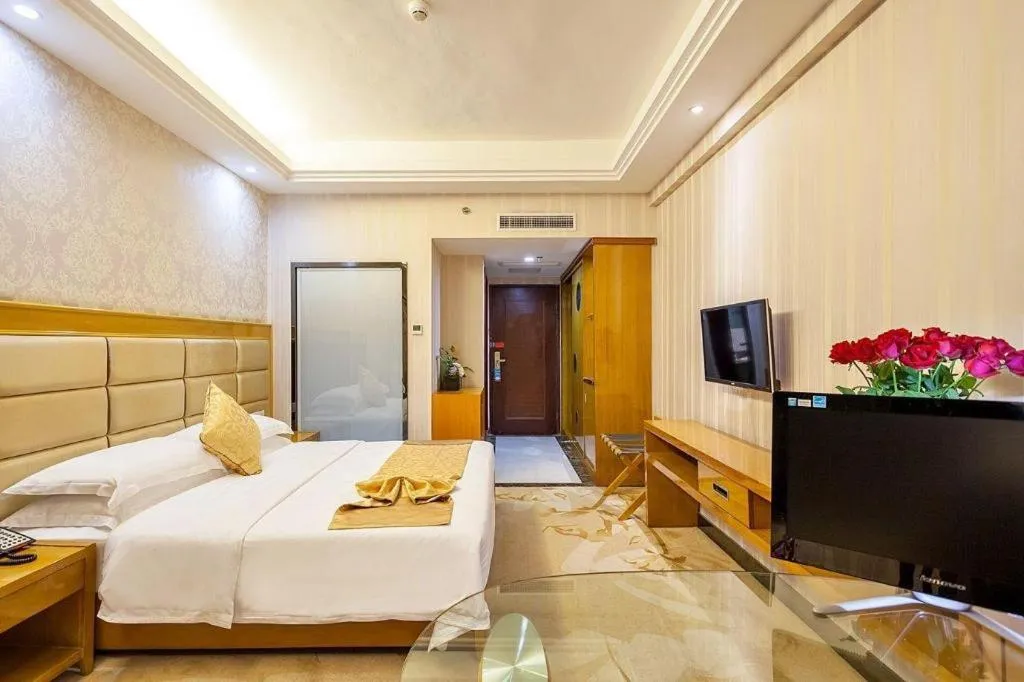 Bed in Xiamen Plaza Hotel