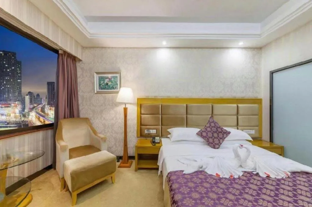 Bed in Xiamen Plaza Hotel