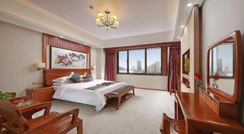 Bed in Xiamen Plaza Hotel