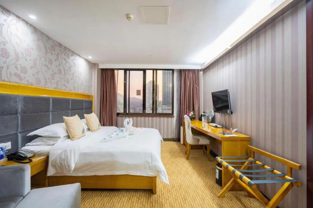 Bed in Xiamen Plaza Hotel