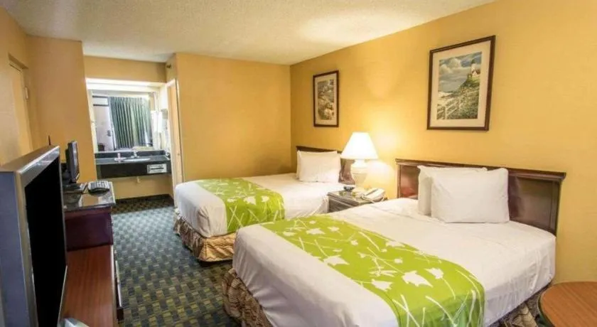 Bed in Quality Inn Kissimmee West - Lake Buena Vista South