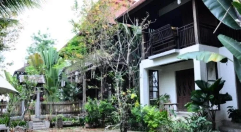 Baan Gong Kham Hotel
