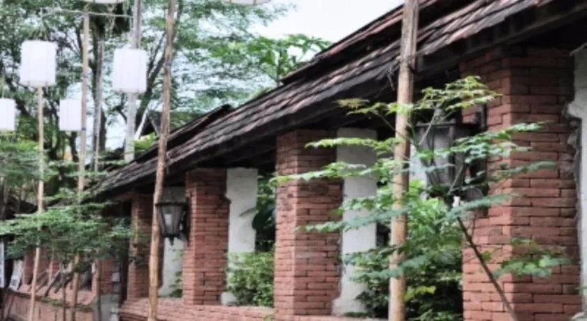 Baan Gong Kham Hotel