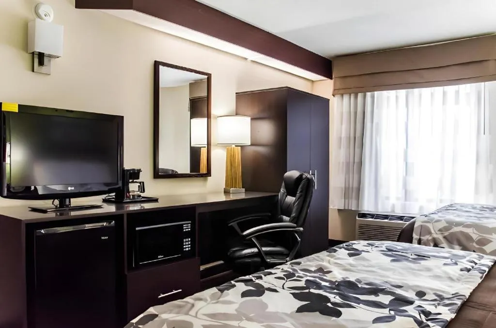 Bed in Sleep Inn Airport - Billy Graham Parkway