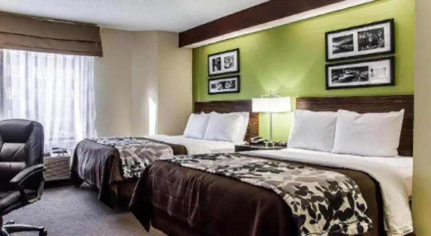 Bed in Sleep Inn Airport - Billy Graham Parkway