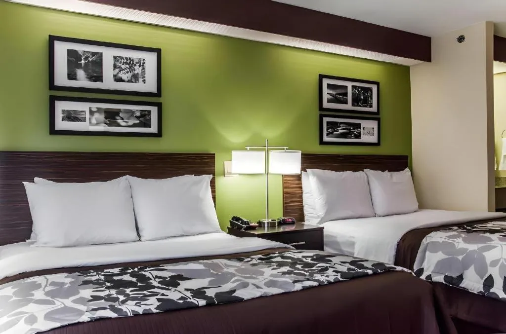 Bed in Sleep Inn Airport - Billy Graham Parkway
