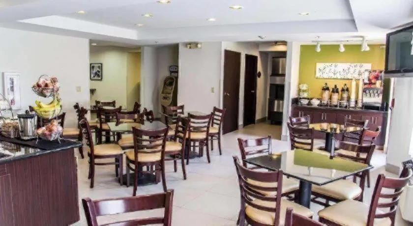 Sleep Inn Airport - Billy Graham Parkway