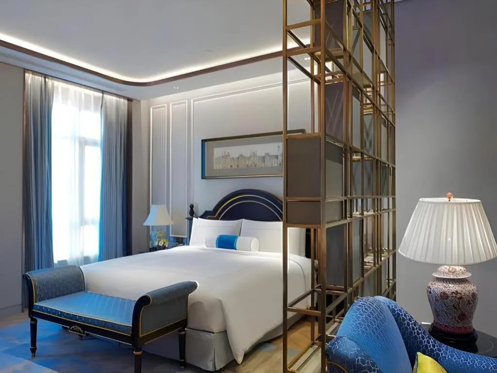 Bed in Sky Fortune Boutique Hotel