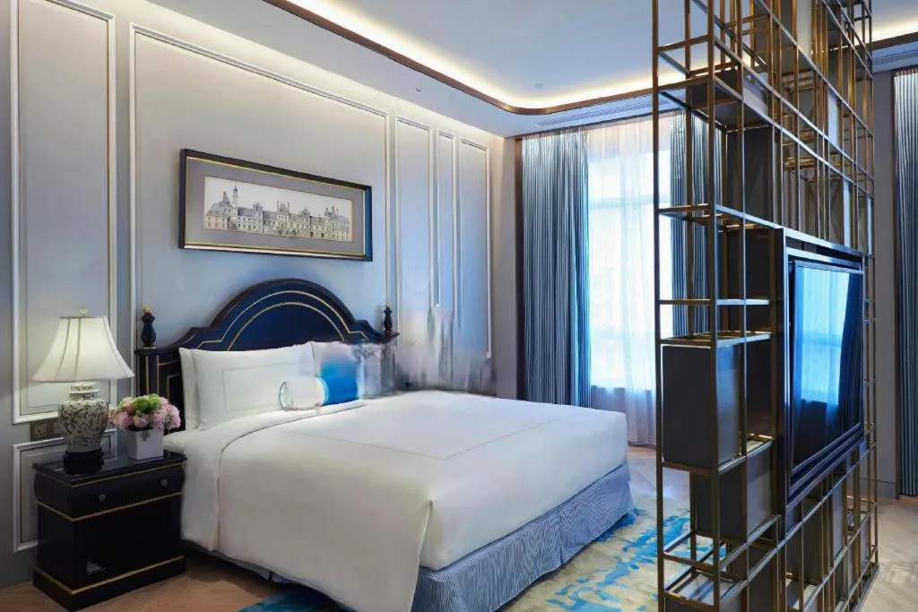 Bed in Sky Fortune Boutique Hotel