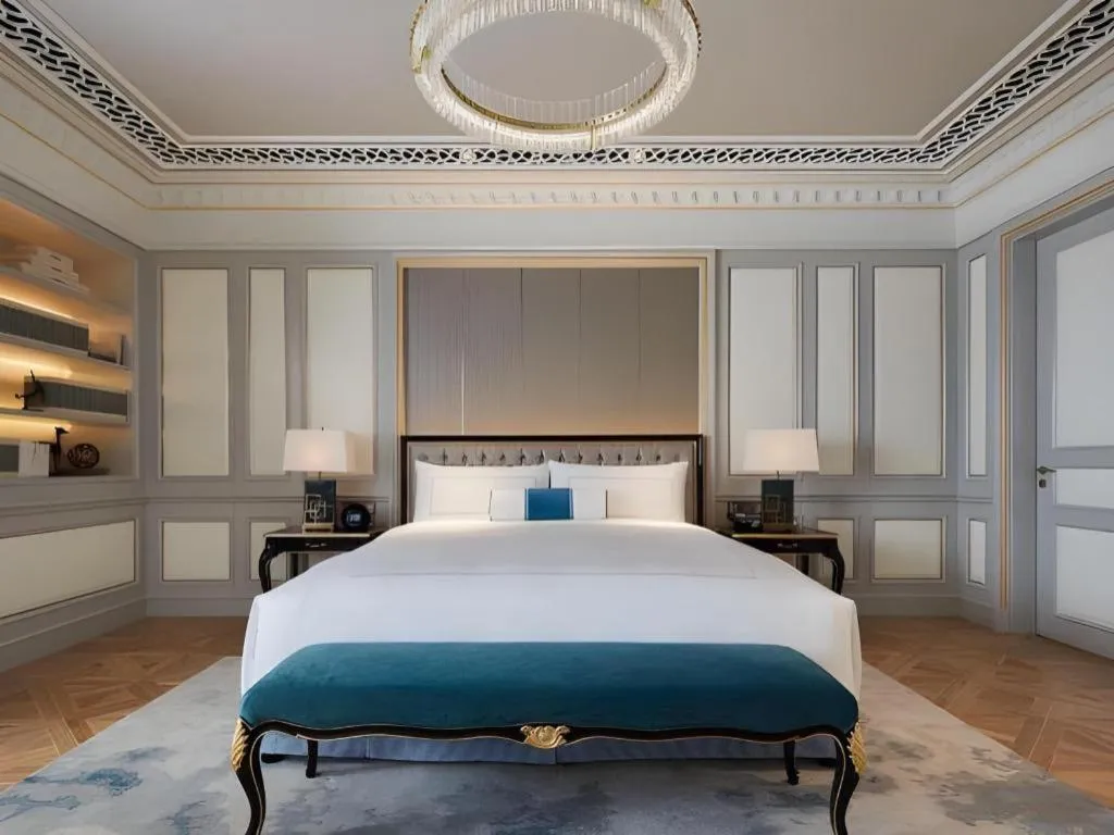 Bed in Sky Fortune Boutique Hotel