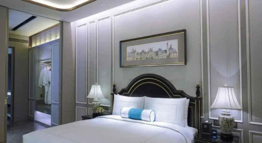 Bed in Sky Fortune Boutique Hotel