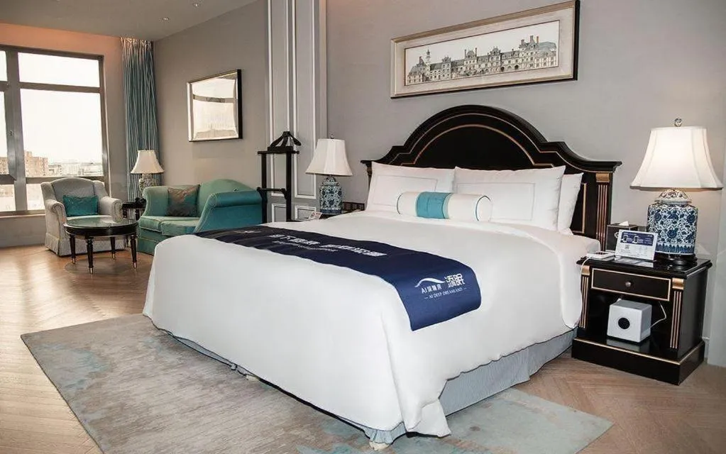 Bed in Sky Fortune Boutique Hotel