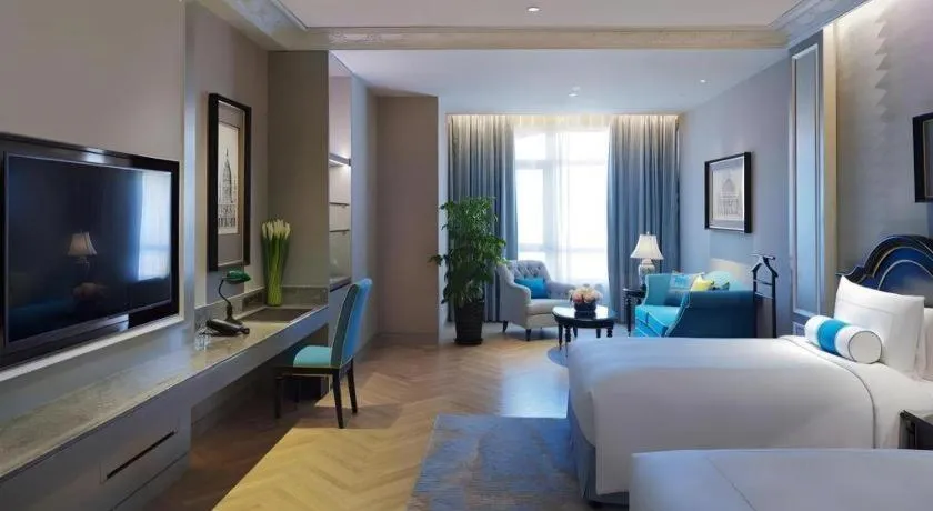 Bed in Sky Fortune Boutique Hotel