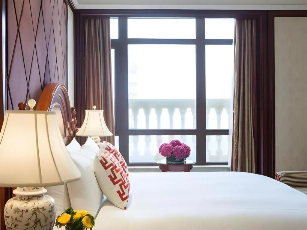 Bed in Sky Fortune Boutique Hotel