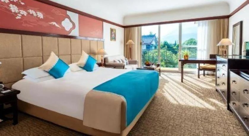 Bed in Wonderport International Hotel